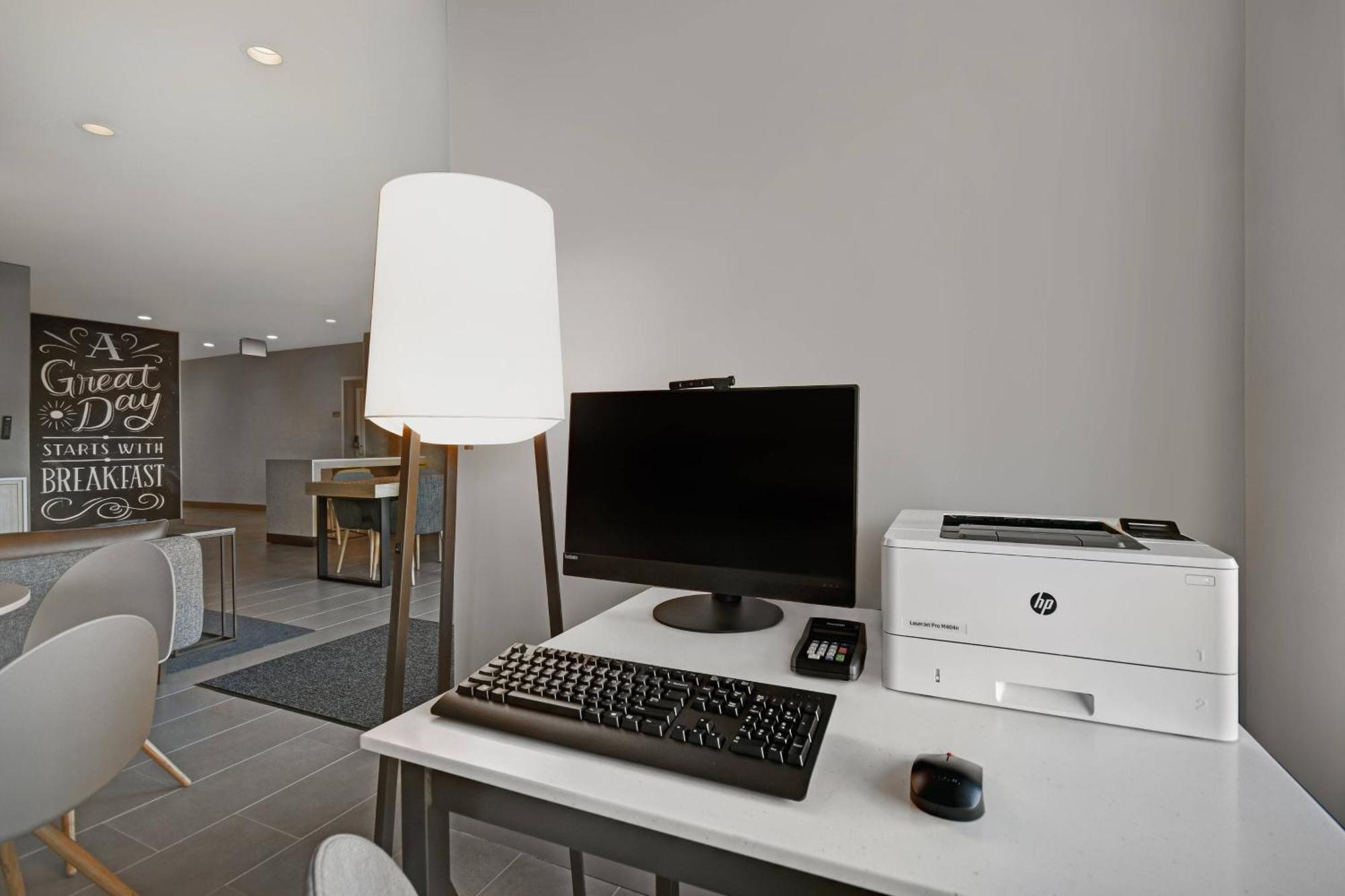 Towneplace Suites By Marriott Fall River Westport Bagian luar foto