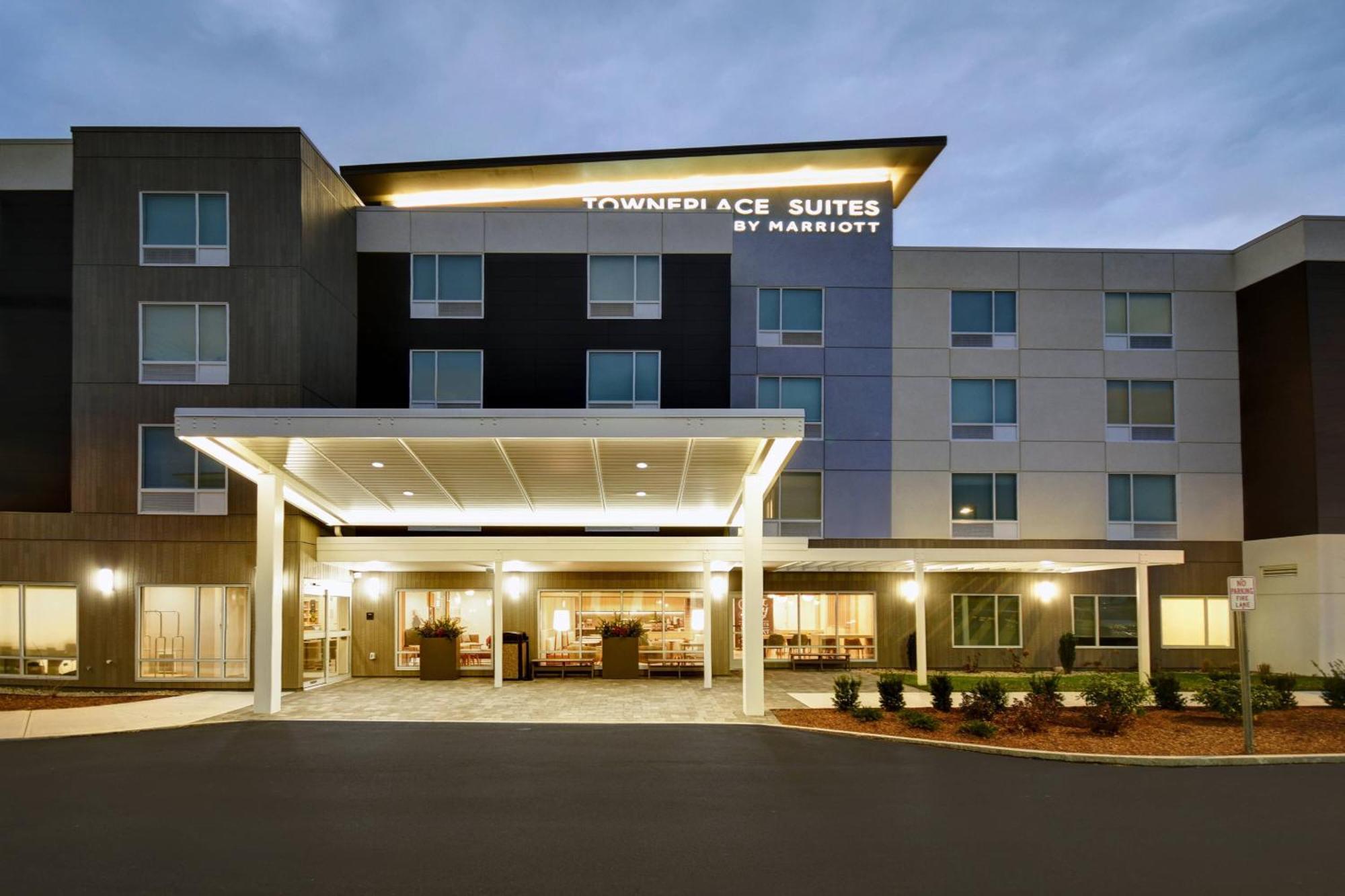 Towneplace Suites By Marriott Fall River Westport Bagian luar foto